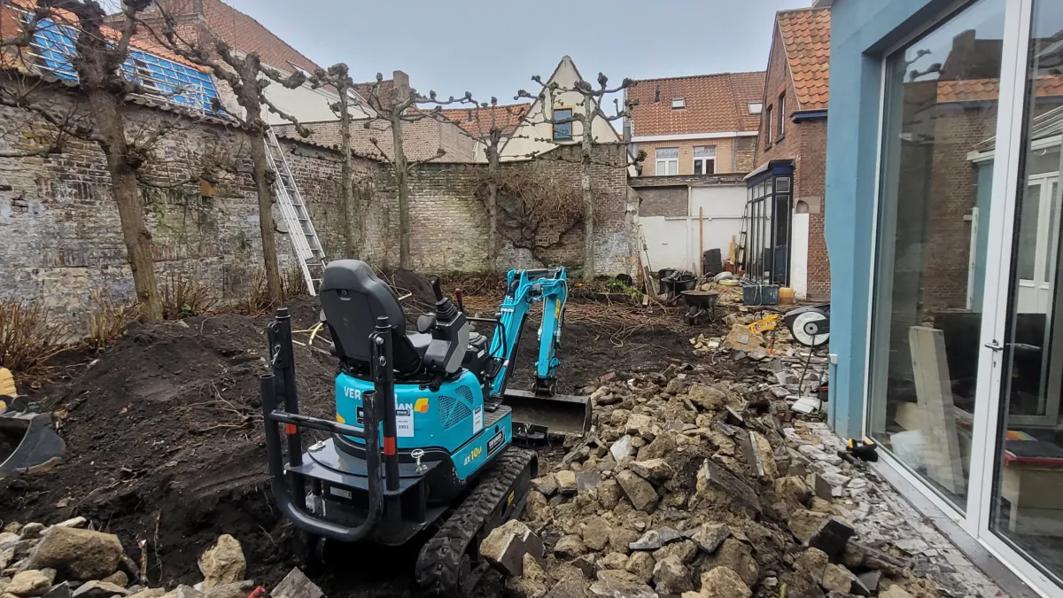 Stadstuin in Brugge met cortenstalen waterelement